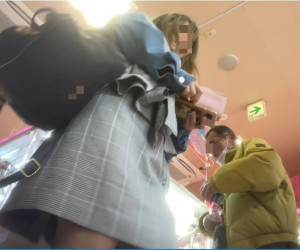 ◎ローアングル#52 ギャル風お姉さんの白パンツ