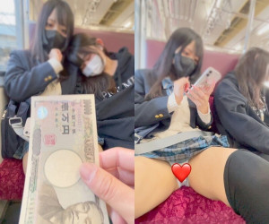JK盗撮日記79 隣で友達が目を閉じているのにお金を貰ってパンチラしちゃう激カワロリロリJKを電車対面で盗撮