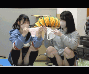 (12日まで目出し!最安値!)40体育館倉庫でぱんつ試着会!えろ下着丸出しでおま⚪︎こも丸見え!!