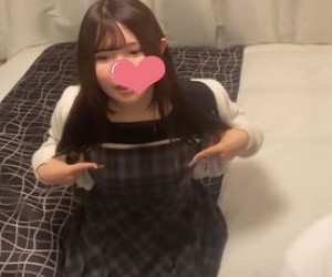【顔出しあり】愛嬌たっぷりFカップちゃん2回目!お外でローター&こっそりプレイ♡♡部屋でも生チ〇ポで何回もイキまくっちゃいます!!【前編】No.394