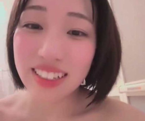素人激かわパイパンお姉さんの自撮りオナニー