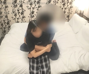 【87】久々の出張で性に奔放なロングヘアー清楚素人さんに会ってきました。剛毛に隠れる女性器に遠慮なく中出し。俺の種を地方にばらまく。